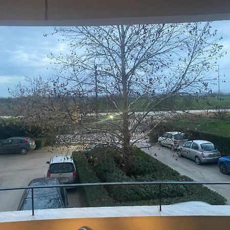 Larisa City Ap Екстер'єр фото